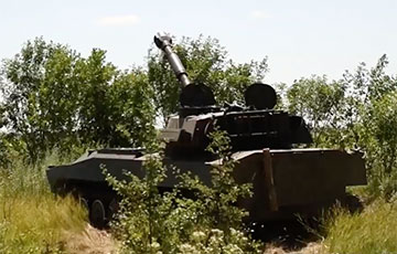 Ukrainian Fighters Blow Up Two Enemy Armored Vehicles With Ammunition