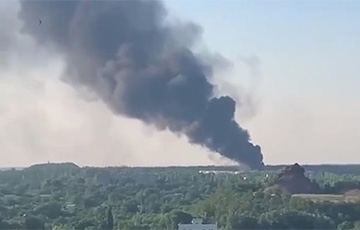 В Донецке горит нефтебаза