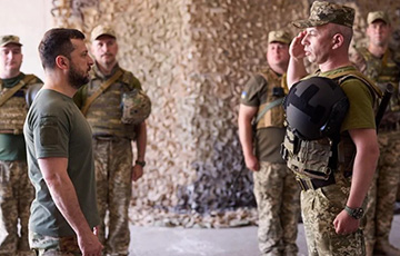 Зеленский приехал на передовую