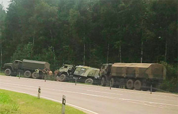 Военный грузовик РФ вылетел в кювет возле белорусских Осиповичей