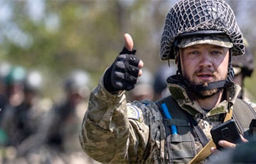 Ukrainian Military Seized Functioning Tank And Four Enemy Armored Vehicles