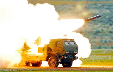 Видеофакт: Попадание снарядов HIMARS по скоплению вражеской бронетехники в Донецкой области