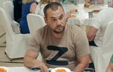 У Казахстане расейскіх турыстаў здалі паліцыі за Z-футболкі