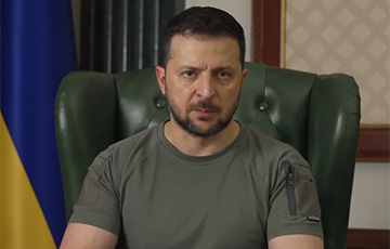 Появились первые фото и видео с места ДТП с участием автомобиля Зеленского