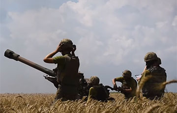 Украинские десантники показали, как британскими гаубицами уничтожают оккупантов