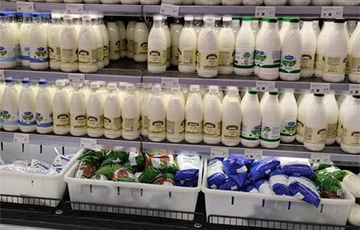 Белорусов будут приучать к молоку в пакетах и бутылках
