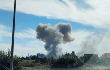 Explosions In Novofedorivka: Recent Video, Dozens Burned Cars