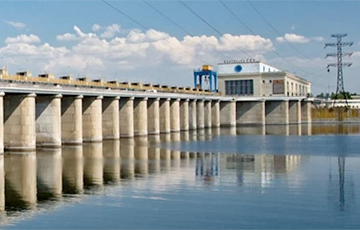 ВСУ ударами по мосту возле Каховской ГЭС окончательно отрезали оккупантов от снабжения