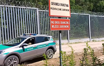 Белорусские спецслужбы помогают нелегалам штурмовать забор на границе с Польшей
