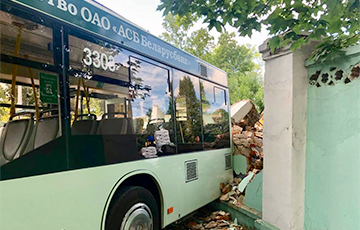 В Минске произошла странная авария с участием троллейбуса