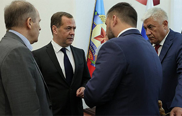 Путин отправил на Донбасс глав МВД, ФСБ и Медведева