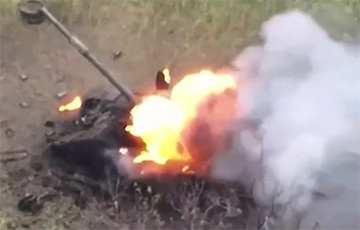 Украинские пограничники с помощью беспилотника уничтожили вражеский танк