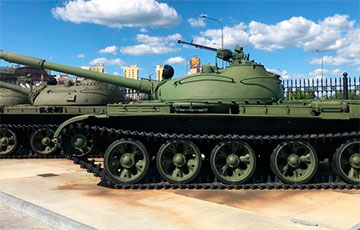 Belarus Starts De-Mothballing Of Armored Vehicles