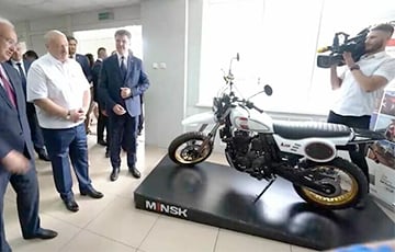 На «Мотовело» Лукашенко показали французский мотоцикл китайской сборки