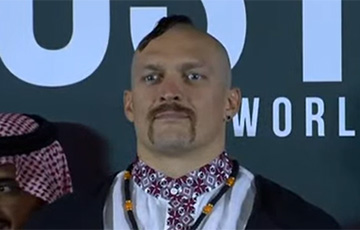 Украинский боксер Усик в образе казака поразил всех на дуэли взглядов с Джошуа
