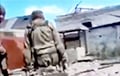Оккупант подорвался на мине, пробираясь через руины зданий в Украине