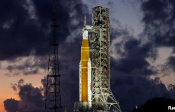 NASA сообщило о готовности к старту ракеты для лунной программы