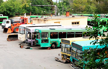 Мозырский автопарк превращается в кладбище автобусов