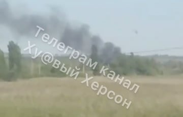 ВСУ «накрыли» колонну техники россиян на железнодорожном Антоновском мосту