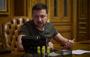 Зеленский впервые поговорил с новым премьером Британии