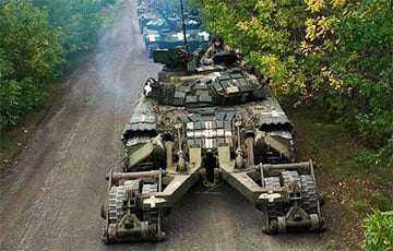 Ukrainian RCV Rams Russian BMP-2: Powerful Footage