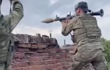 Kadyrov's 'Tik-Tok Troops' Show How They Fight With Ukrainian Air