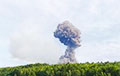 Магутны выбух у Ясінаватай: гарыць чыгуначная станцыя з расейскай бранятэхнікай