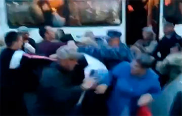 В Омской области мобилизованные подрались с полицейскими и росгвардейцами