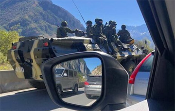 Российские силовики пригнали бронетранспортер к границе с Грузией