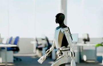 Илон Маск показал робота-гуманоида Optimus, который станцевал перед присутствующими