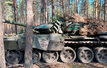 Украінскія нацгвардзейцы захапілі танк расейцаў пад вызваленым Ліманам