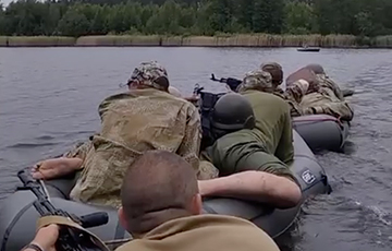 Ukrainian Fighters Force A River: Unique Video