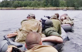 Украинские бойцы форсируют реку: уникальные кадры