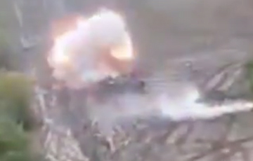 Украинский танк Т-64БВ уничтожил российский танк с близкого расстояния
