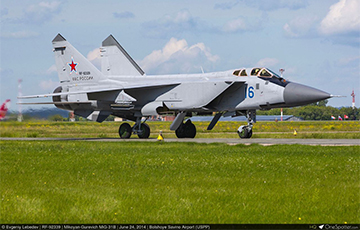 MiG-31K, Capable Of Carrying Kinzhal Hypersonic Missiles, Arrived In Belarus