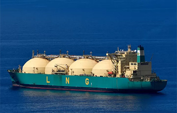 У европейских берегов скопились десятки танкеров со сжиженным газом