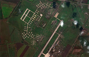 Россияне сбежали из аэропорта в Чернобаевке