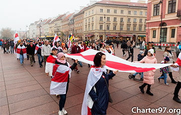 «Дзяды» в Варшаве: Белорусы добьются независимости и свободы своей страны!
