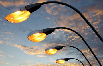 BT Claims Europe Drowns In Darkness: What About Street Lighting In Barysau City Center?