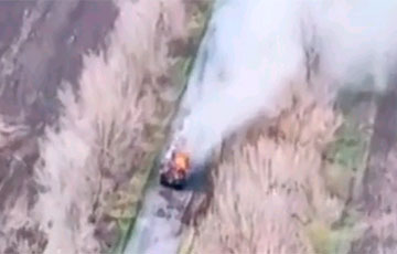 Ukrainian Armed Forces Attack Two Russian Tanks, Three Infantry Fighting Vehicles Near Vuhledar