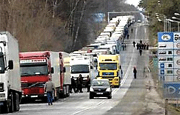 На границе Беларуси с Евросоюзом начался транспортный коллапс