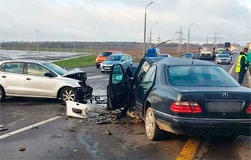 Бесправница выехала на «встречку» и устроила лобовое столкновение на МКАД