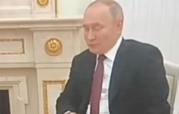 Daily Mail: Видео с Путиным подогрело слухи о его серьезной болезни