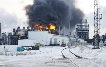 В российском Ангарске горит нефтеперерабатывающий завод