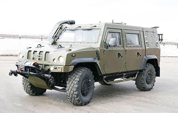Бойцы ВСУ захватили редкий российский бронеавтомобиль «Рысь»