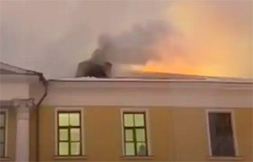 В центре Москвы новый пожар: горит старинная усадьба