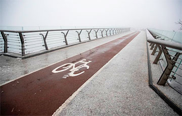 Символ несокрушимости: в Киеве открыли «мост Кличко»