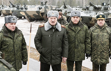 Лукашенко собирает очередное совещание с военными и силовиками
