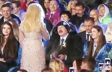 Хвалебные песни про Лукашенко сочиняет его невестка