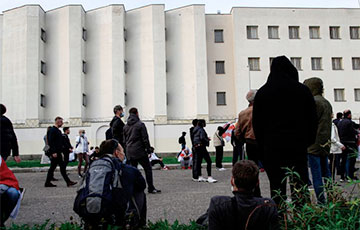 «В камере нас было 18 человек, и мы стали выключаться от нехватки воздуха»